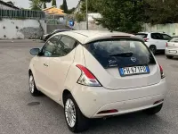 Usata Lancia Ypsilon Platinum 69 CV (50 kW) 2017 Giallo Utilitaria