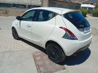 Usata Lancia Ypsilon 69 CV (50 kW) 2015 Bianco Utilitaria
