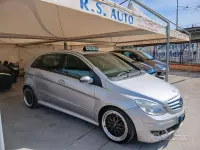 Usata Mercedes B200 140 CV (102 kW) 2007 Grigio Monovolume