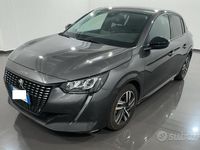 Usata Peugeot 208 Allure 101 CV (74 kW) 2023 Grigio Utilitaria