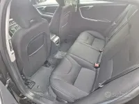 Usata Volvo V60 Kinetic 120 CV (88 kW) 2017 Nero Station wagon