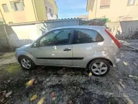 Second-hand Ford Fiesta 75 CP (55 kW) 2006 Gri Hatchback