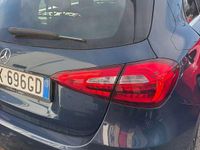 Usata Mercedes 180 90 CV (66 kW) 2022 Blu/azzurro Berlina