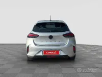 Usata Opel Corsa 101 CV (74 kW) 2025 Gris aluminium Utilitaria
