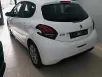 Usata Peugeot 208 Active 68 CV (50 kW) 2018 Bianco Utilitaria