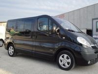 usata Opel Vivaro 2.5 CDT TOUR 8 posti con gancio traino