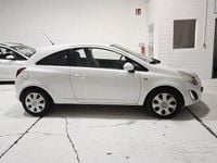 Usata Opel Corsa 65 CV (47 kW) 2013 Bianco Berlina
