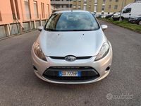 Usata Ford Fiesta Titanium 82 CV (60 kW) 2009 Grigio Utilitaria