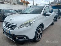 Usata Peugeot 2008 Allure 115 CV (84 kW) 2015 Bianco SUV