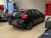 Usata Volvo V40 Business Edition 120 CV (88 kW) 2019 Nero metallizzato Berlina