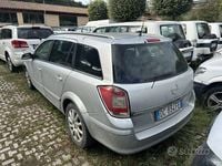 Usata Opel Astra Club 101 CV (74 kW) 2006 Grigio Station wagon