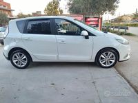 Usata Renault Scénic III Luxe 110 CV (80 kW) 2012 Bianco Monovolume