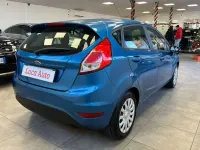 Usata Ford Fiesta 75 CV (55 kW) 2015 Azzurro Utilitaria