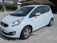 Usata Kia Venga Active 90 CV (66 kW) 2015 Bianco Utilitaria