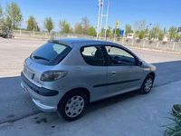Usata Peugeot 206 68 CV (50 kW) 2006 Argento Berlina