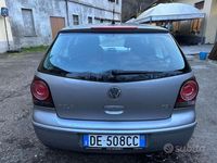 Usata VW Polo Sportline 80 CV (58 kW) 2006 Grigio Utilitaria