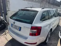 Usata Skoda Octavia Executive 105 CV (77 kW) 2013 Bianco Station wagon
