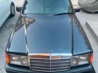 Usata Mercedes 200 122 CV (89 kW) 1989 Nero Station wagon