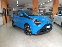 Usata Toyota Aygo Connect Style 72 CV (52 kW) 2019 Azzurro Utilitaria