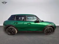 Usata Mini Cooper Favoured 150 kW (204 CV) 2025 Verde Utilitaria