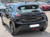 Usata Peugeot 208 101 CV (74 kW) 2023 Nero Utilitaria