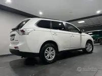 Usata Mitsubishi Outlander Intense 150 CV (110 kW) 2014 Bianco SUV