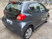 Usata Toyota Aygo 68 CV (50 kW) 2005 Grigio Utilitaria