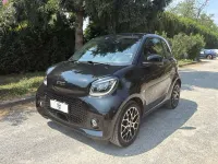 Usata Smart ForTwo Coupé Prime 41 kW (56 CV) 2023 Nero Utilitaria