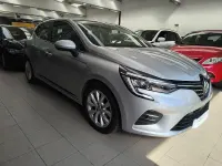 Usata Renault Clio V Techno 101 CV (74 kW) 2022 Argento Berlina