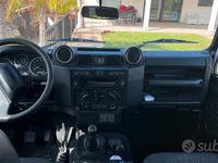 Usata Land Rover Defender 68 CV (50 kW) 2010 Bianco SUV