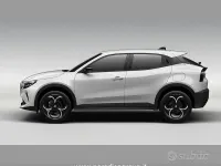 Nuova Alfa Romeo Junior Sprint 136 CV (100 kW) 2026 Bianco SUV