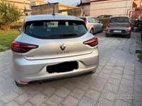 Usata Renault Clio V 101 CV (74 kW) 2023 Grigio Berlina