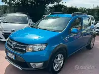 Usata Dacia Sandero Prestige 90 CV (66 kW) 2015 Blu Berlina