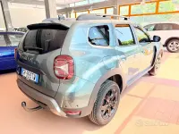 Usata Dacia Duster 101 CV (74 kW) 2023 Verde SUV
