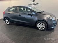 Usata Kia Rio 75 CV (55 kW) 2017 Grigio Berlina