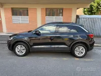 Usata VW T-Roc 110 CV (80 kW) 2023 Nero SUV