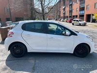 Usata Peugeot 208 68 CV (50 kW) 2013 Utilitaria