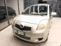Usata Toyota Yaris 69 CV (50 kW) 2008 Grigio Utilitaria
