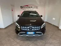Usata Mercedes GLA180 109 CV (80 kW) 2018 Marrone SUV