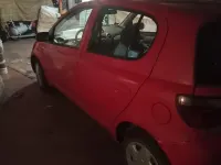 Usata Toyota Yaris 68 CV (50 kW) 1999 Rosso Berlina