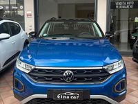 Usata VW T-Roc Life 110 CV (80 kW) 2023 Blu SUV
