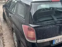 Usata Opel Astra 101 CV (74 kW) 2005 Nero Station wagon