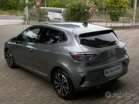 Usata Renault Clio V Techno 91 CV (66 kW) 2025 Grigio Berlina