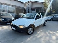 Usata Fiat Strada 63 CV (46 kW) 2001 Bianco Pick-up