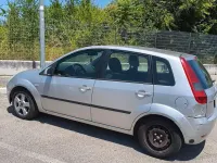 Usata Ford Fiesta 75 CV (55 kW) 2005 Grigio Utilitaria