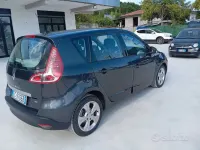 Usata Renault Scénic III 110 CV (80 kW) 2010 Grigio Monovolume