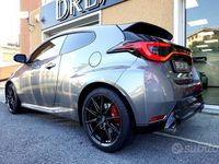 Usata Toyota Yaris 280 CV (205 kW) 2024 Antracite perlato Utilitaria