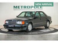 Usata Mercedes E500 326 CV (239 kW) 1992 Nero Berlina