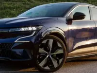 Usata Renault Megane E-Tech Techno 55 kW (75 CV) 2024 Blu/azzurro Berlina