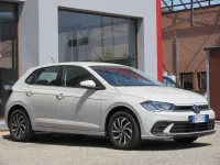 Usata VW Polo Life 95 CV (69 kW) 2023 Ascot grey Utilitaria